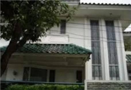 Bangka Bed And Breakfast 자카르타 외부 사진